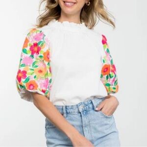 THML‎ Embroidered Puff
Sleeve Top Floral White shirt M